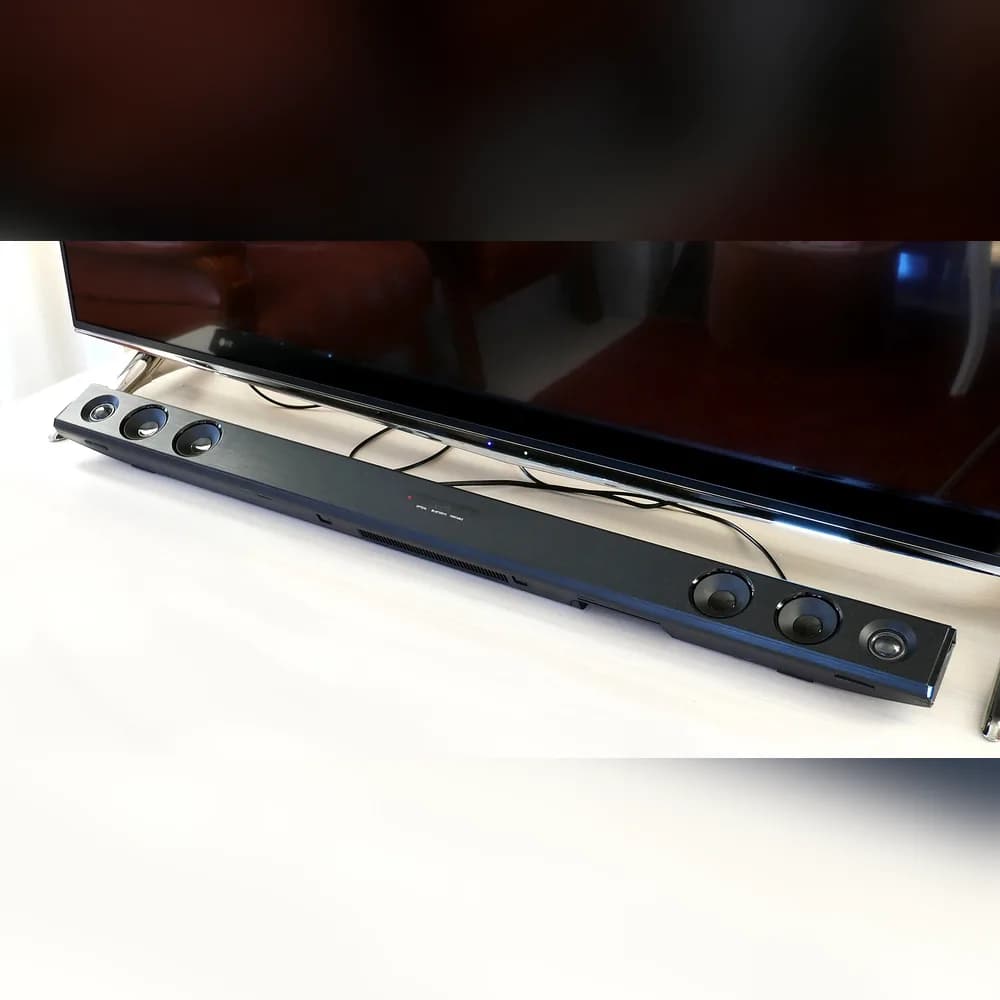 Barra de Sonido LG S40Q 2.1 Canales 300 W con Subwoofer - en el ambiente