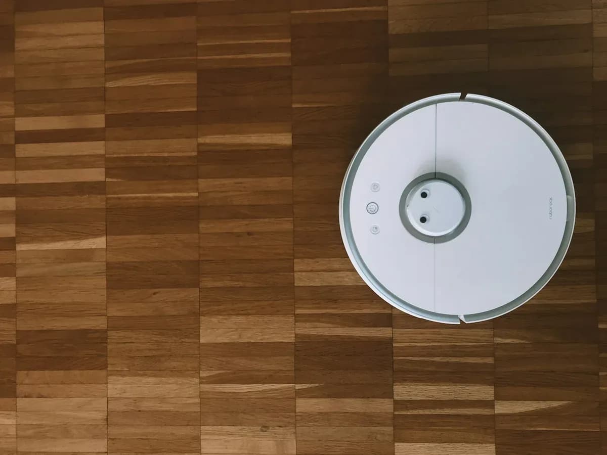 Robot aspirador y trapeador Dreame Bot D20 Slim con WiFi, vista principal